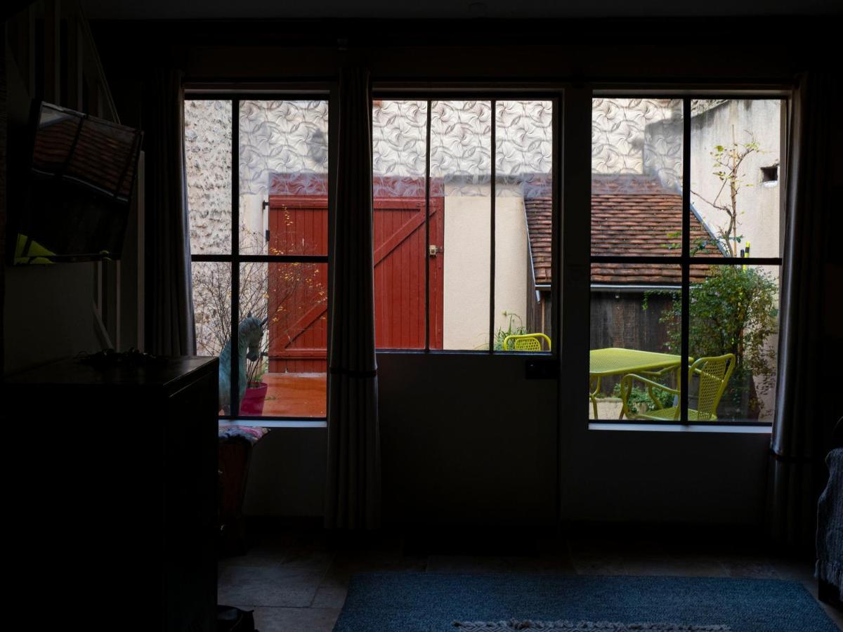 Villa Voyage… Noyers-sur-Serein Exterior foto